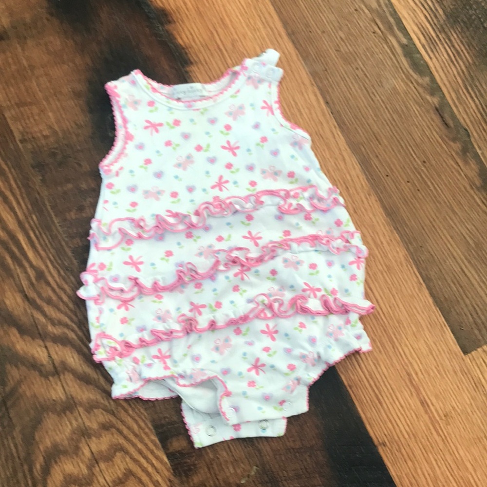 Super soft Kissy Kissy onesie ❤️
